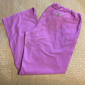 “PEACHES / IZZY” Scrub Set